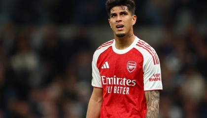 Kaiyun Sports-因卡皮耶本场数据：11次解围，3次抢断，2次拦截，1次过人