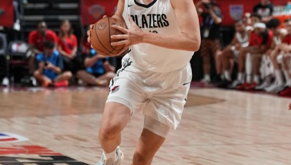 体育赛事-杨瀚森专注提升英语能力，亚洲杯缺席或与此有关