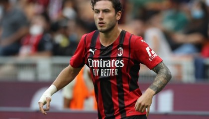 斯基拉透露卡拉布里亚自由转会帕纳辛纳科斯，合同期至2028年